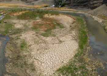 العراق يطالب تركيا بزيادة إمدادات المياه مع تفاقم الجفاف