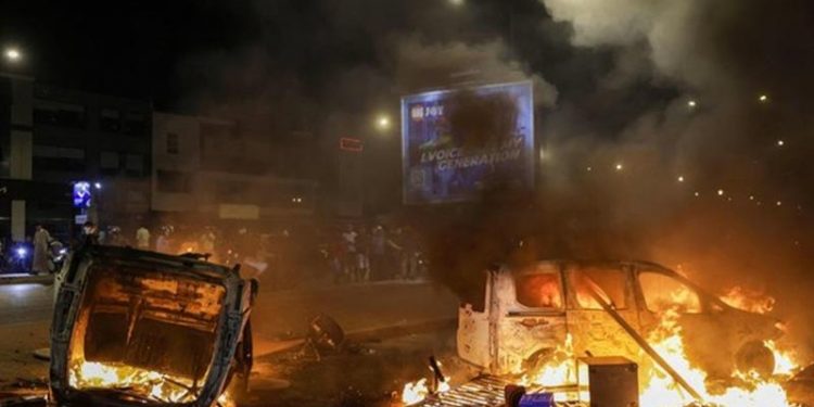 احتجاجات المغرب تسفر عن مقتل شخصين مع اندلاع أعمال عنف