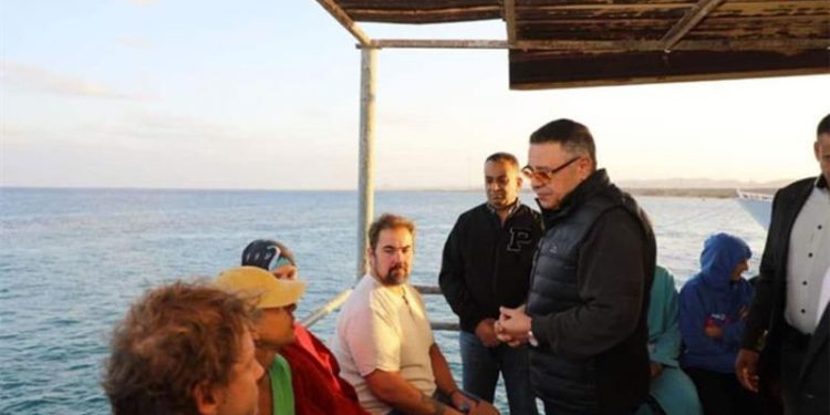 مصر.. إنقاذ 30 بعد جنوح مركب سياحي قرب مرسى علم
