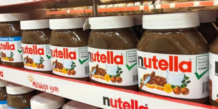 شركة نوتيلا توقف شراء البندق التركي بسبب الخنافس!