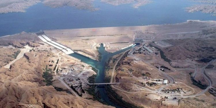 توقف أضخم السدود في إيران عن العمل بسبب الجفاف