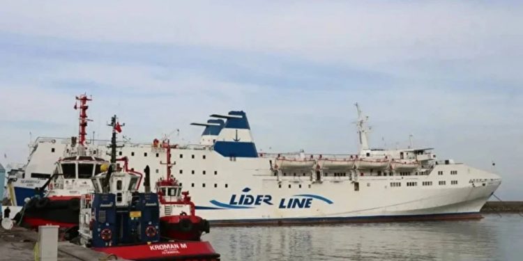 تركيان عالقان على متن سفينة في سوتشي الروسية