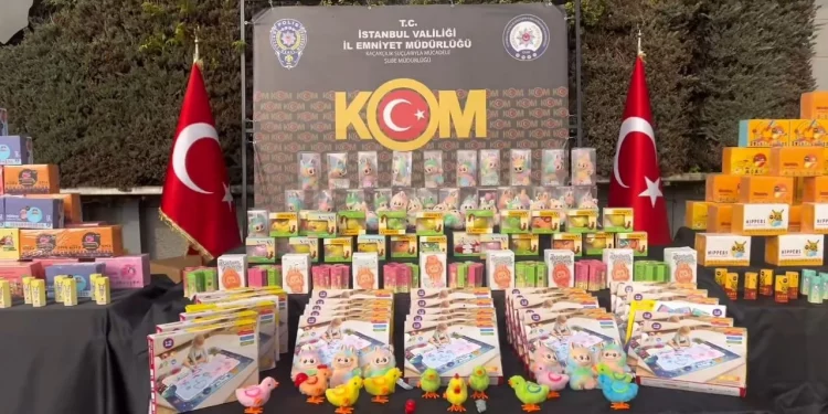 إسطنبول: ضربة لتجارة لابوبو المزيفة.. مصادرة 125 ألف لعبة مسرطنة