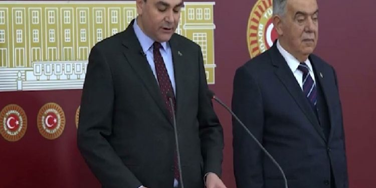 تركيا.. حزب سياسي ينسحب من اللجنة البرلمانية لحل الأزمة الكردية