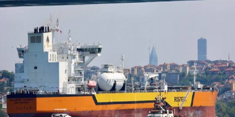 رويترز: تركيا تبدأ شراء النفط من دول غير روسيا