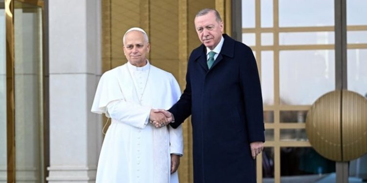 تركيا.. زيارة البابا تُحدث شرخاً في “تحالف الشعب” الحاكم