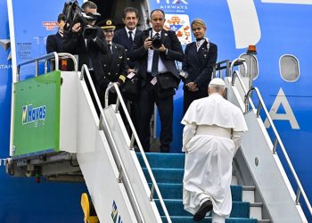 البابا ليون الرابع عشر يغادر تركيا