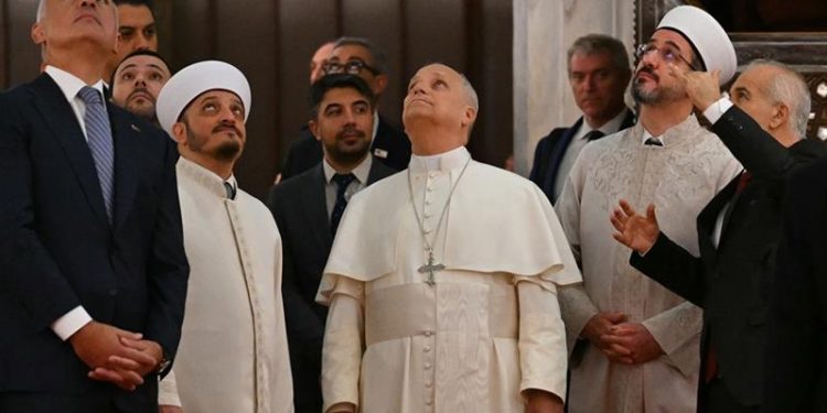هل يزور البابا كنيسة آيا صوفيا في إسطنبول؟