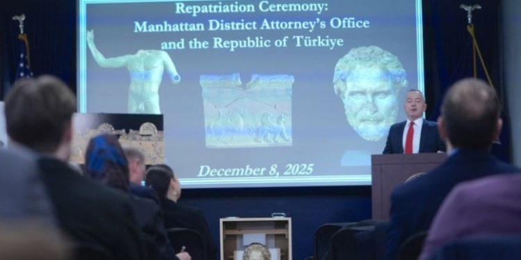 الولايات المتحدة تسلم تركيا 41 قطعة أثرية