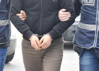 تركيا.. استخراج 1 كجم “ميثامفيتامين” من بطن مهرب دولي!