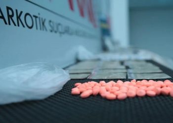 ضبط شحنة ضخمة من الكوكايين والحبوب المخدرة في أنقرة 