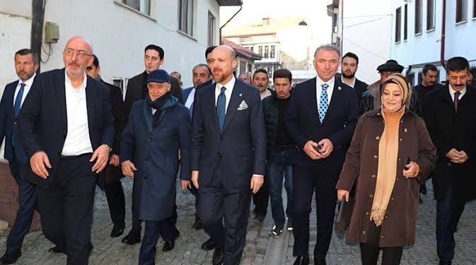 بلال أردوغان يحظى باستقبال بالخيول والتكبير في “كوتاهيا”