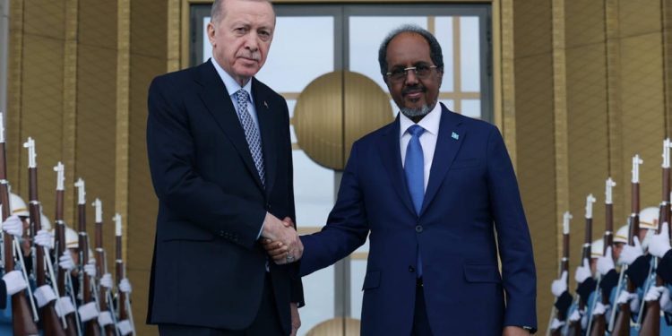 الرئيس الصومالي يزور تركيا عقب اعتراف إسرائيل باستقلال صوماليلاند