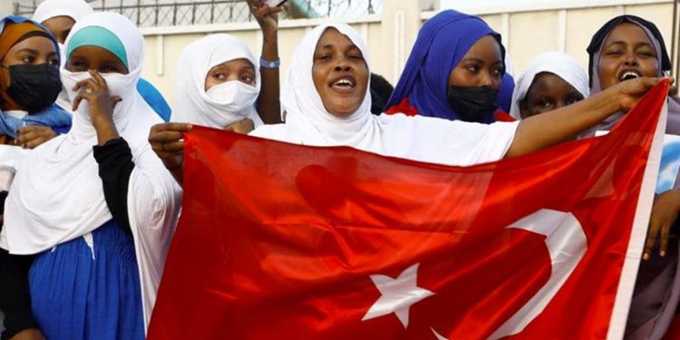 من مورد أسلحة إلى فاعل أمني: دور تركيا المتنامي في الساحل الأفريقي