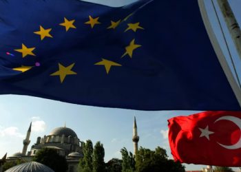 الاتحاد الأوروبي ينتظر من تركيا خطوات “ملموسة” بملفي حقوق الإنسان وسيادة القانون
