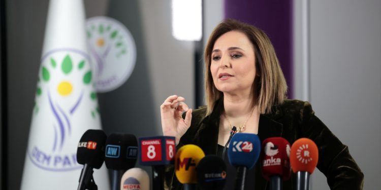 المتحدثة باسم “حزب المساواة الشعبية والديمقراطية”: السلطة التركية هي المسؤولة عن تفضيل “تحرير الشام” على الكرد