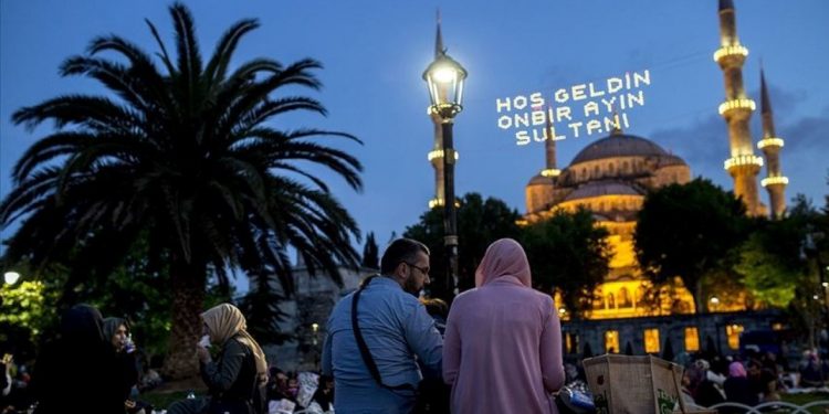 الشؤون الدينية التركية تحدد قيمة “صدقة الفطر” لعام 2026