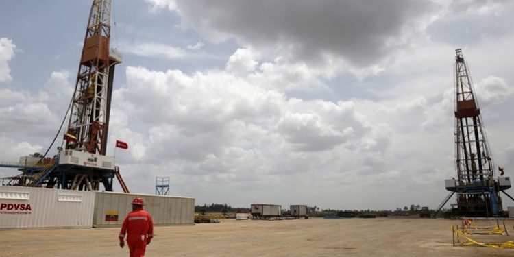ترامب يفتح أبواب فنزويلا لعمالقة الطاقة
