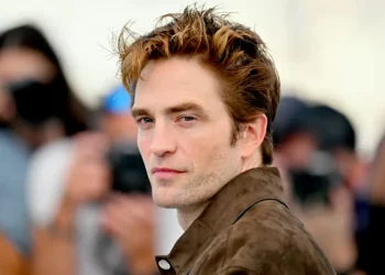 نجم فيلم Twilight يتغنى بموهبة فنانة تركية: “إنها رائعة للغاية!”