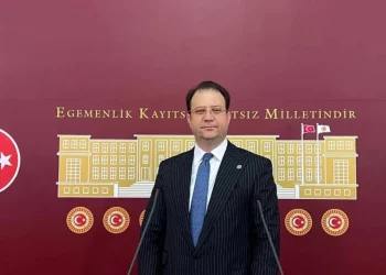 مطالبات برلمانية في تركيا بفتح ممر إنساني عبر حدودها لإغاثة “روج آفا”