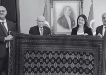 أوجلان يهدي باهتشلي “سجادة السلام والديمقراطية”