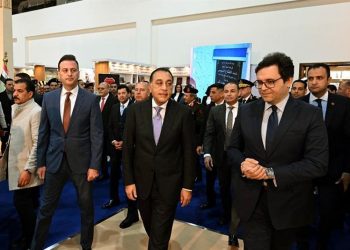 معرض القاهرة للكتاب في مصر يتجاوز 3 ملايين زائر في أسبوعه الأول