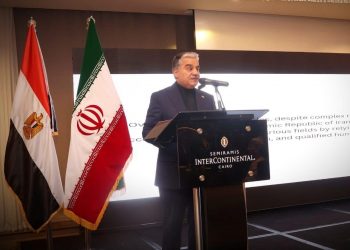 البعثة الدبلوماسية الإيرانية في القاهرة تحتفل باليوم الوطني