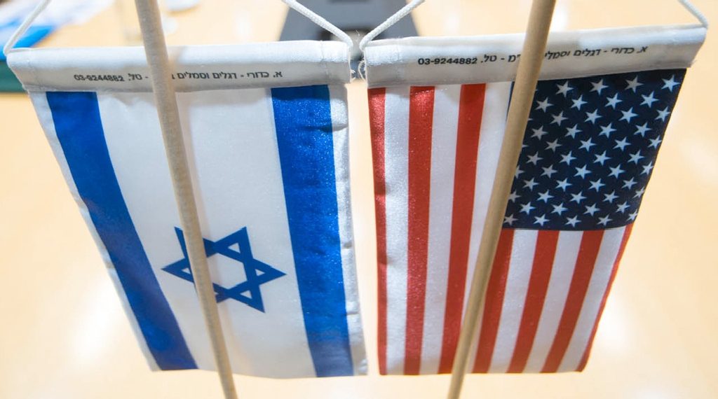 الولايات المتحدة ترحِّل فلسطينيين قسرًا عبر طائرة خاصة