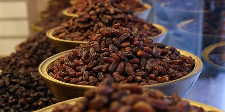 تحذيرات من تسويق التمور الإسرائيلية كمنتجات فلسطينية