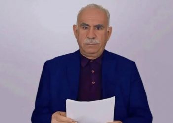 أوجلان يطلب مقابلة الصحفيين في سجن “إمرالي”