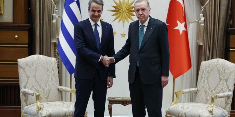 أردوغان يستقبل رئيس الوزراء اليوناني ميتسوتاكيس