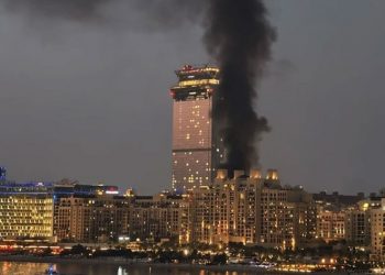 إيران تعلن استهداف تجمع للقوات الأمريكية في دبي