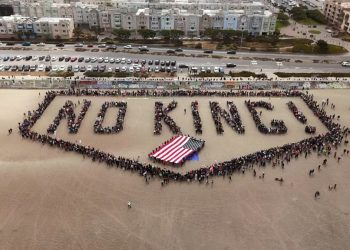 “لا للملوك”.. الملايين يتظاهرون ضد ترامب في أمريكا وأوروبا