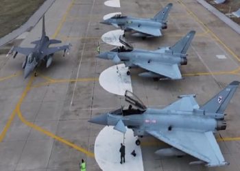 الدفاع التركية تعلن توقيع اتفاقية مع بريطانيا لمقاتلات يوروفايتر