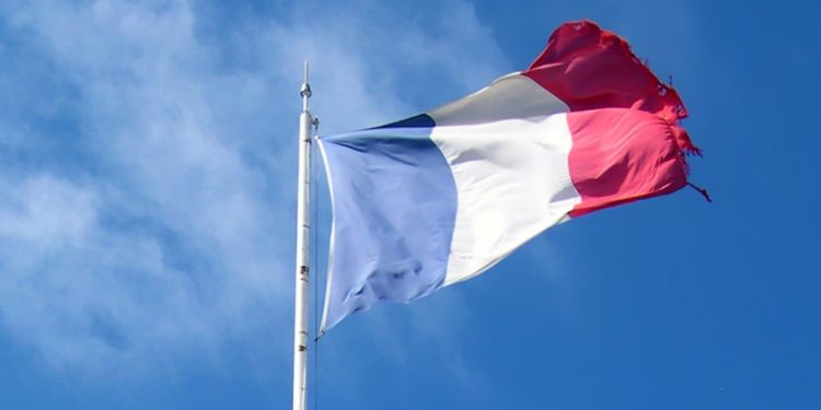 فرنسا تغلق مجالها الجوي أمام طائرات أمريكية تحمل أسلحة لإسرائيل