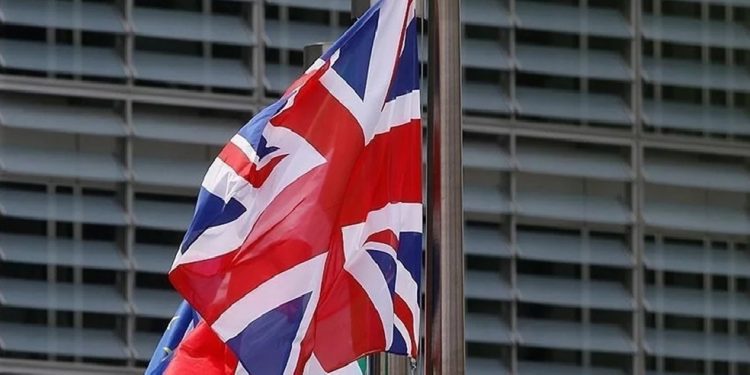 الدفاع البريطانية: إطلاق صاروخين من إيران صوب قبرص