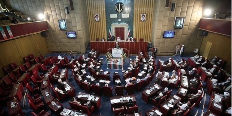 إيران تختار مرشد الثورة الجديد دون الكشف عن هويته