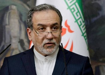 عراقجي: نتنياهو قامر بأرواح الأمريكيين وأموالهم