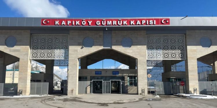 تركيا تعلق مرور الأفراد من المعابر الحدودية الإيرانية