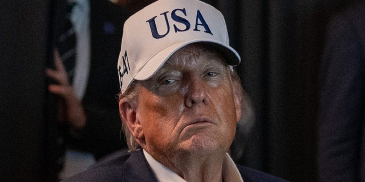 ترامب: مقتل خامنئي فرصة تاريخية للإيرانيين