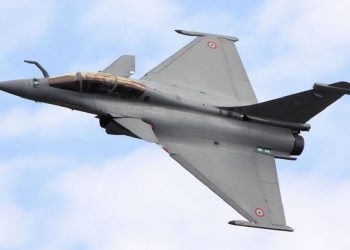 فرنسا تنشر مقاتلات رافال في الإمارات