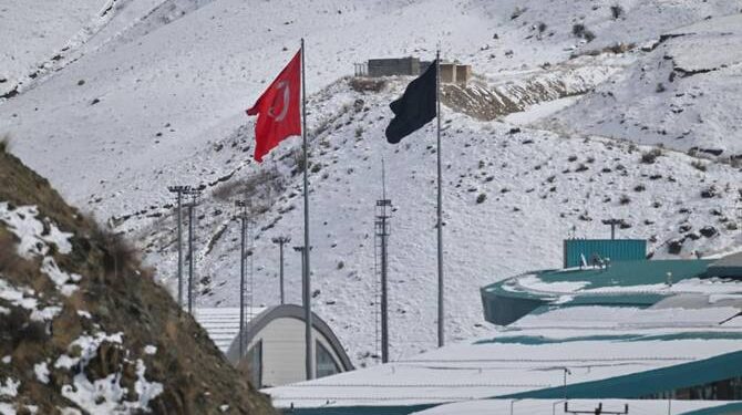 الجيش الإيراني ينفي إطلاق صاروخ باتجاه تركيا