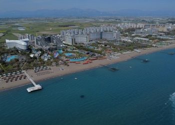 أنطاليا تجذب أكثر من مليون سائح أجنبي بالربع الأول من 2026