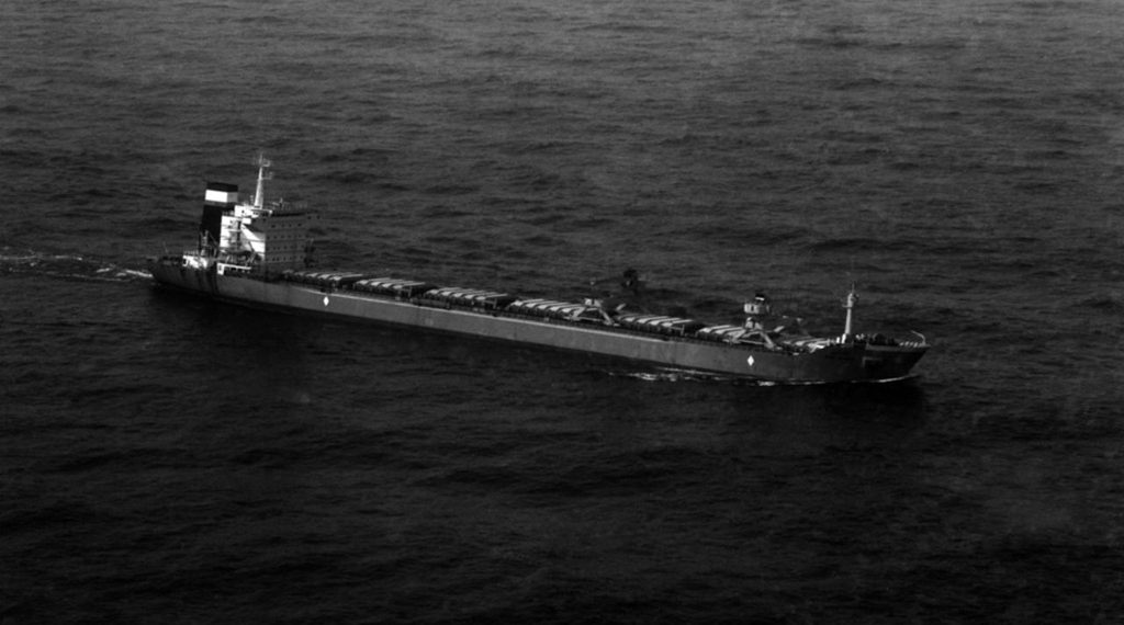 الجيش الأمريكي يعترض 3 سفن إيرانية في المحيط الهندي