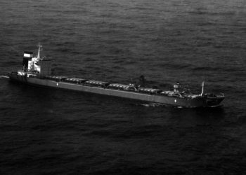 الجيش الأمريكي يعترض 3 سفن إيرانية في المحيط الهندي