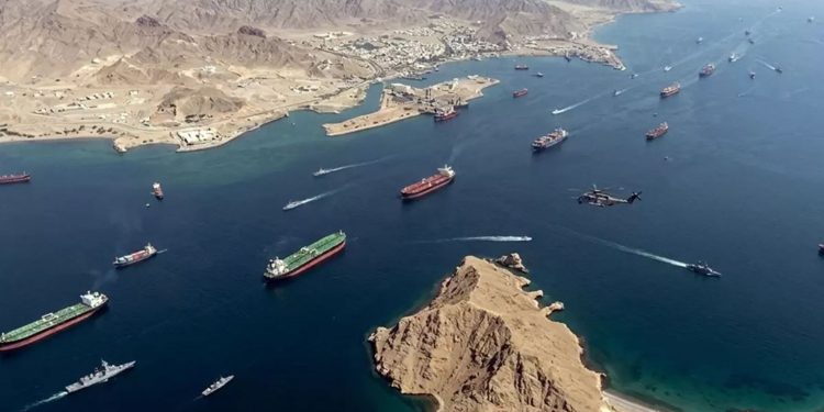 إيران تضع شروطا جديدة لعبور مضيق هرمز