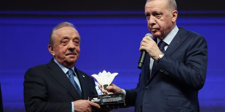 تركيا.. برلماني ينتقد إعفاء شركات كبرى من ضرائب بمليارات الليرات