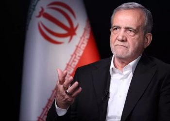 الرئيس الإيراني: 14 مليون سجلوا أسماءهم تطوعاً للدفاع عن البلاد