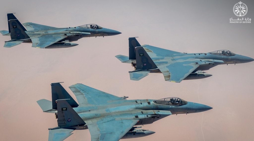 رويترز: السعودية شنت هجمات جوية سرية على إيران