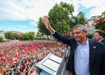 أوزغور أوزيل: قضيتنا الأساسية رحيل أردوغان وحكم تركيا